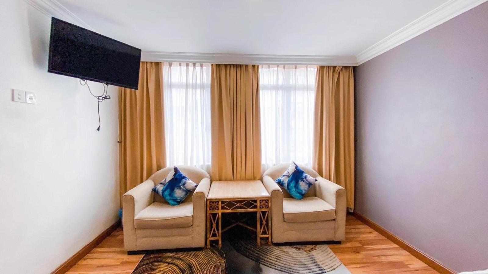 Queenspark Lovita Hotel 3*