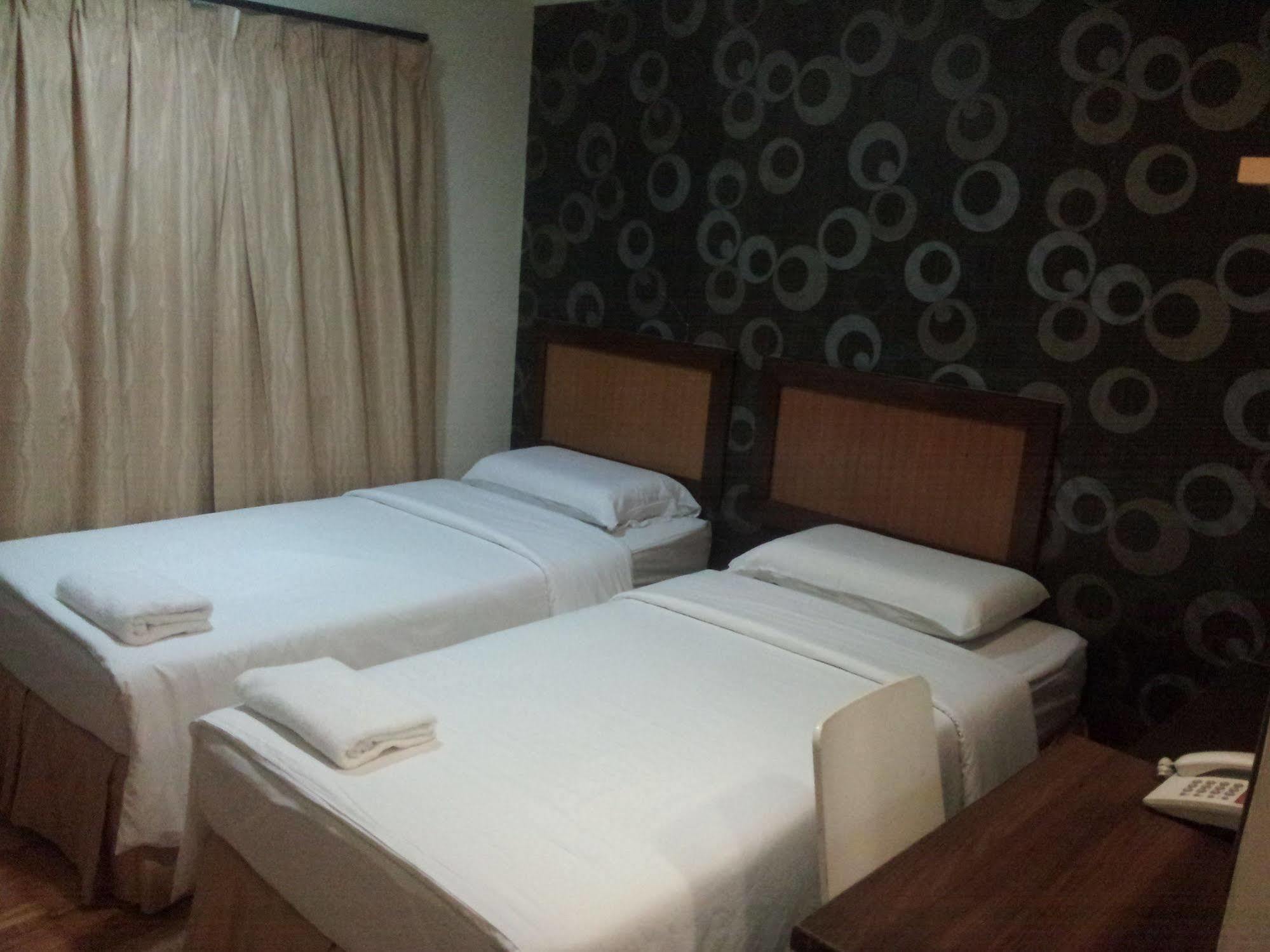 Hotel Queenspark Lovita 3*